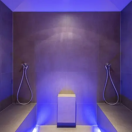 Beautiful Contemporary 2 Bedroom